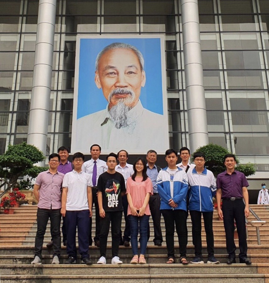 Trường THPT chuyên Nguyễn Trãi có 2 học sinh xuất sắc lọt vào đội tuyển thi Olympic khu vực và quốc tế